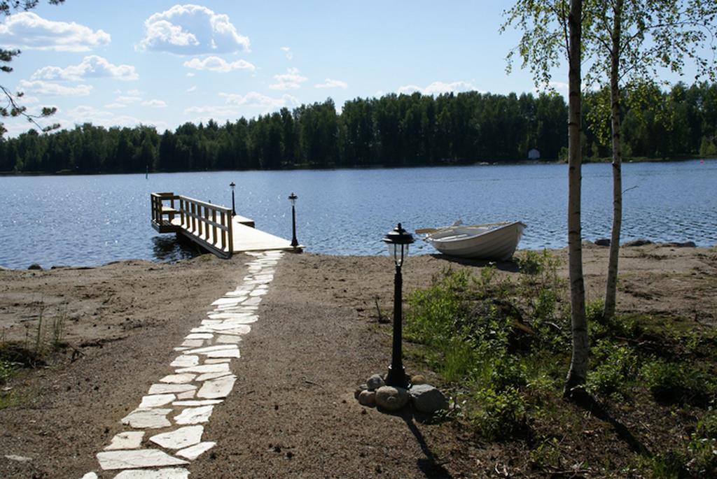 Kartanohotelli Satulinna Huvilat Hirvensalmi 외부 사진